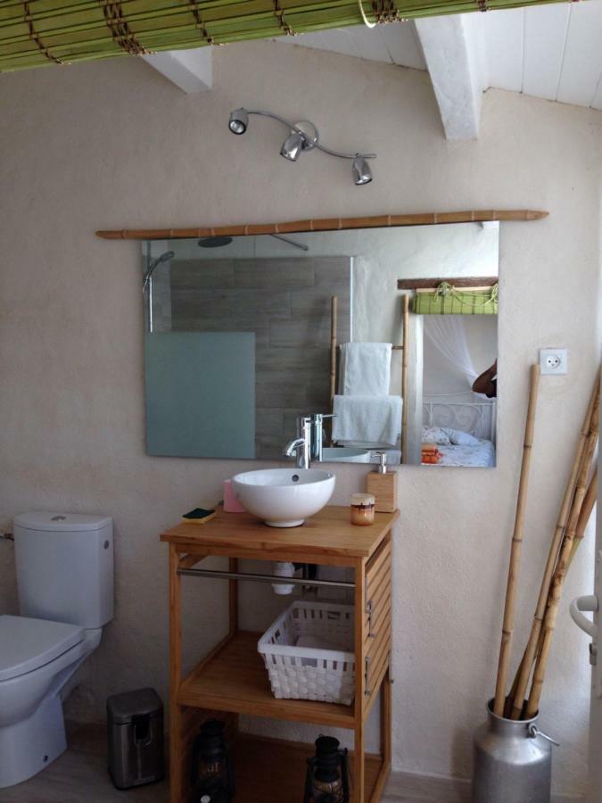 Seb&Laeti Guesthouse Saint-Laurent-d'Aigouze Ngoại thất bức ảnh