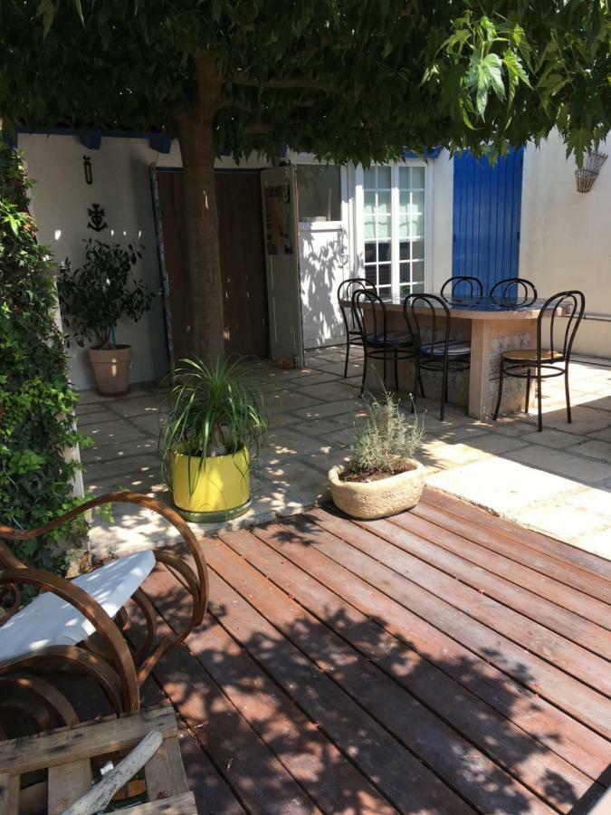 Seb&Laeti Guesthouse Saint-Laurent-d'Aigouze Ngoại thất bức ảnh