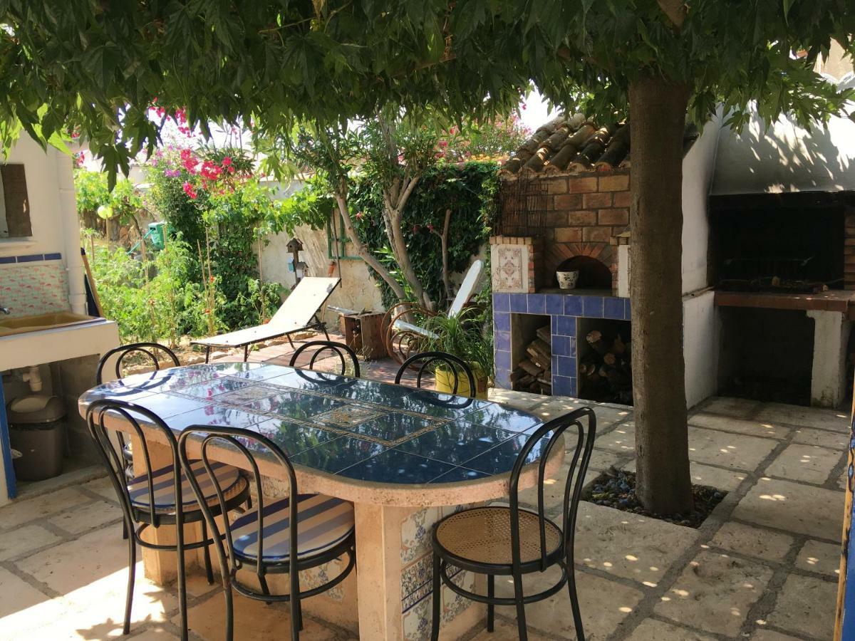 Seb&Laeti Guesthouse Saint-Laurent-d'Aigouze Ngoại thất bức ảnh